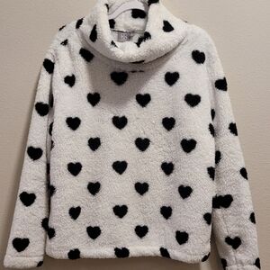 Cozy Heart Pattern Sweater - White and Black